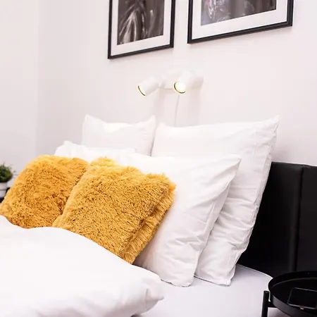 Charming At Downtown *