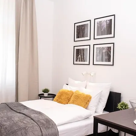 Charming At Downtown Budapest