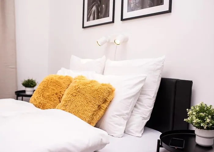 Charming At Downtown *