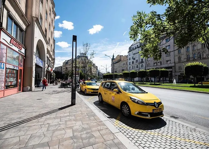 Apartament Charming At Downtown